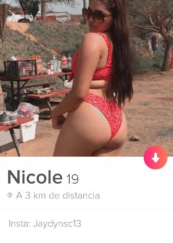 Nicole Cordova Busca Sexo en Tinder 7